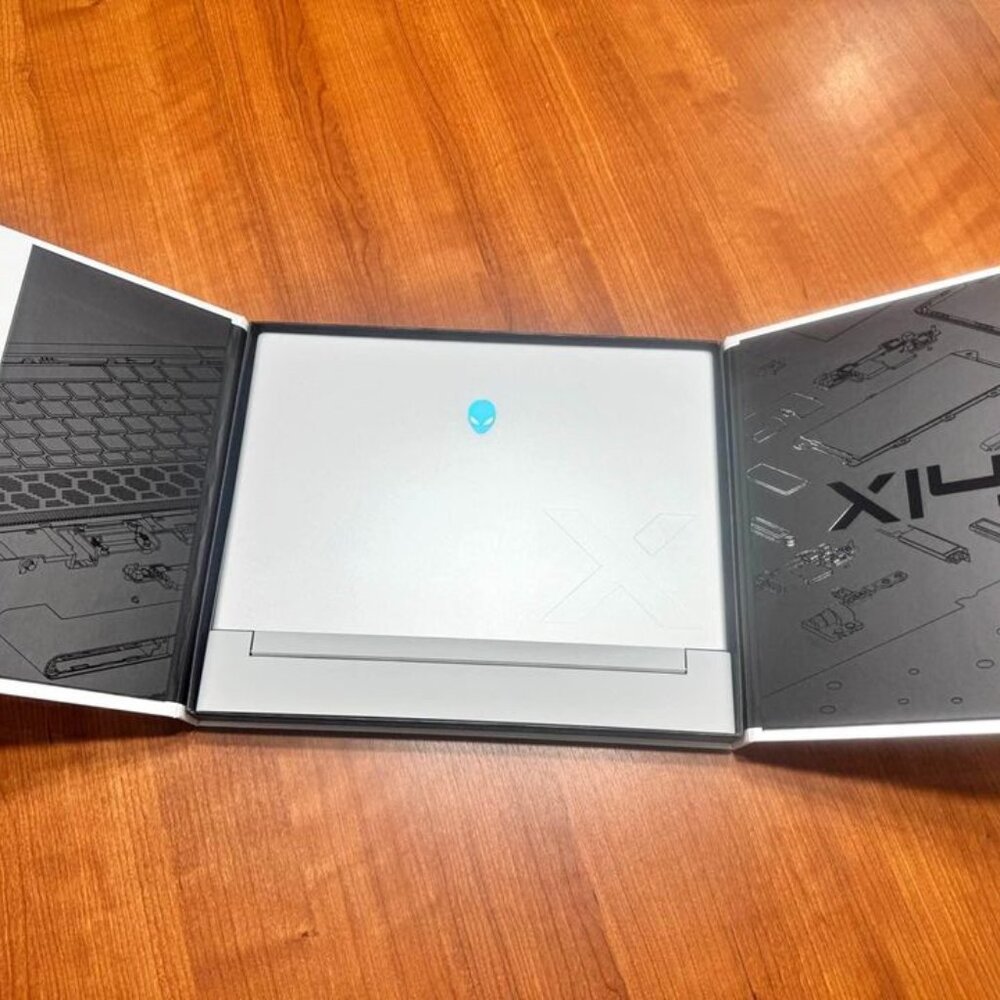2024 Alienware x14 R2 14" QHD Gaming Laptop 13th Gen i7 16 GB RAM 1TB SSD RTX 40